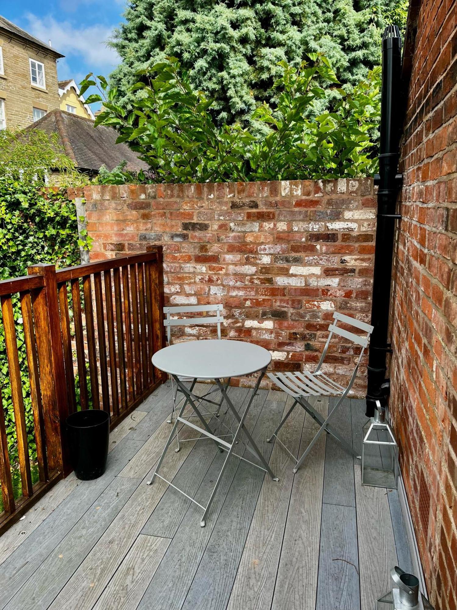 Flower Cottage By Ludlow Castle With Onsite Parking Exteriér fotografie