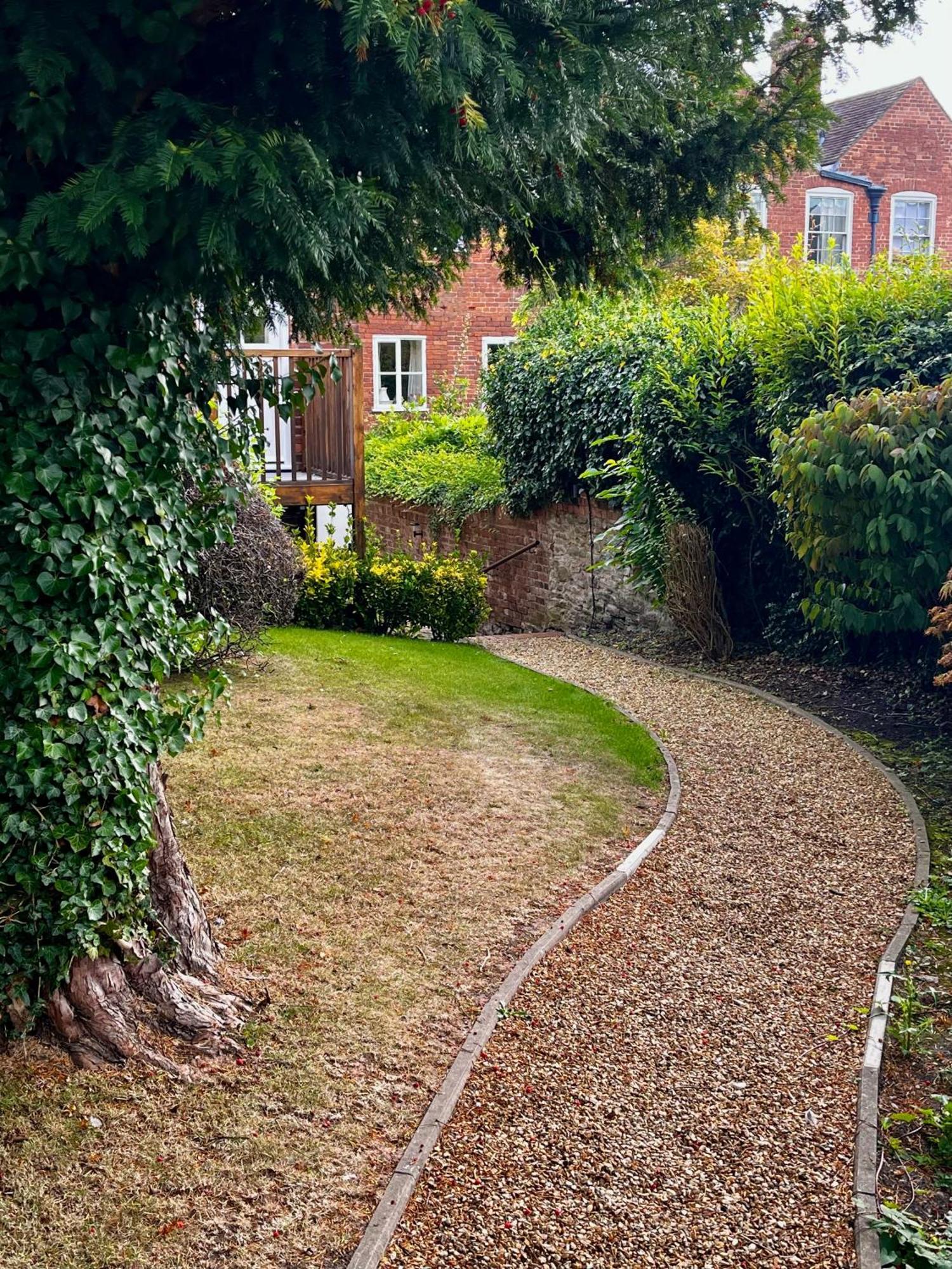 Flower Cottage By Ludlow Castle With Onsite Parking Exteriér fotografie