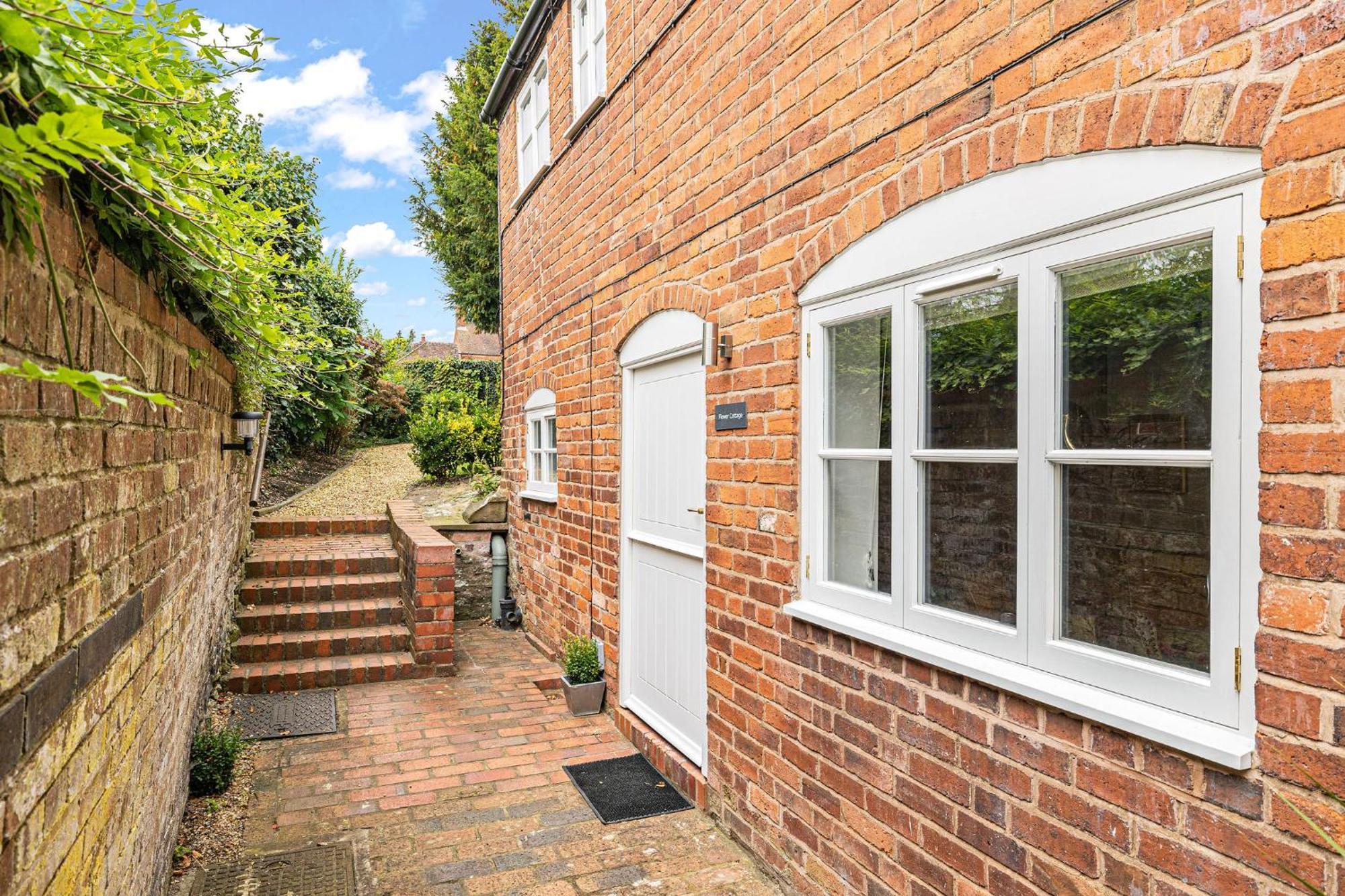 Flower Cottage By Ludlow Castle With Onsite Parking Exteriér fotografie